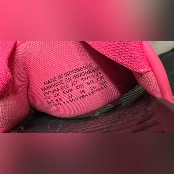 Toddler Nike Slides - Picture 5 of 5